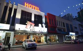 Zoom Inn Boutique Hotel - Danga Bay