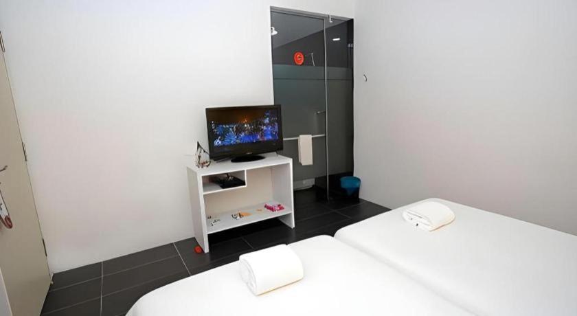 Zoom Inn Boutique Hotel - Danga Bay Johor Bahru Exterior photo